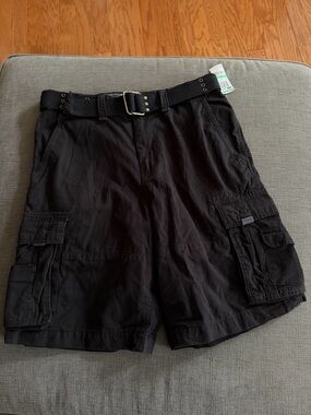 NWT Mens AMERICAN RAG Cargo Shorts Black Size 34 with Destructed Belt